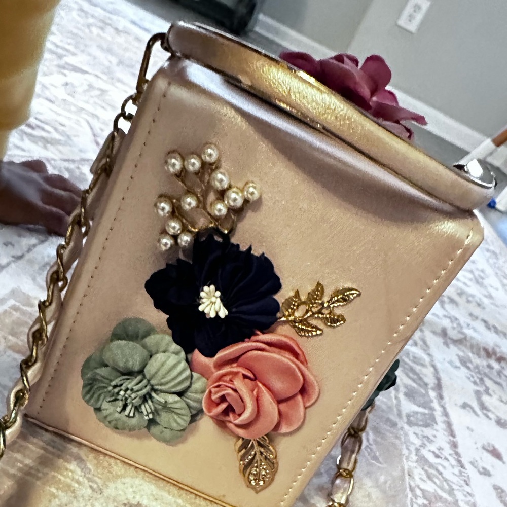 Floral Embellished Box Bag